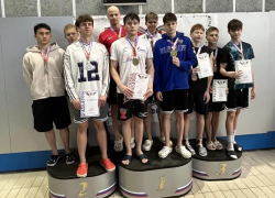Юные пловцы из Волгодонска завоевали медали всех видов на Чемпионате и Первенстве области