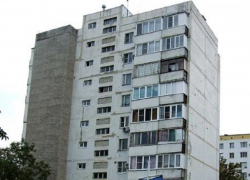 В микрорайоне В-5 загорелась квартира