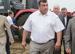 Трое неизвестных совершили разбойное нападение на главу фермерского хозяйства в Заветинском районе