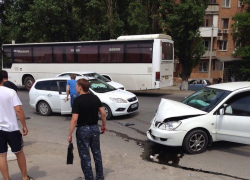 В Волгодонске на Степной столкнулись «ВАЗ 2107» и «Mitsubishi Lancer»