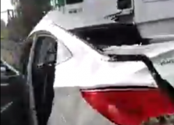 Водитель «Хендая» влетел под фуру, выехав на встречную полосу возле школы Полиции