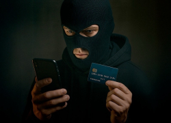 Медаль «За доблестный труд» в обмен на все ваши сбережения: перед Новым годом мошенники придумали новую систему развода для пенсионеров