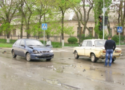 «Шевроле-Ланос» и «шестерка» не поделили перекресток в Волгодонске