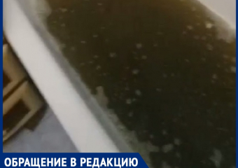 В ЖРЭУ-5 бросают трубку: двухметровый фонтан фекалий ударил в квартиру в Волгодонске 