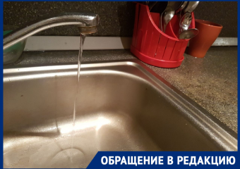 Волгодонцы на улице Маршала Кошевого встречают Рождество без воды