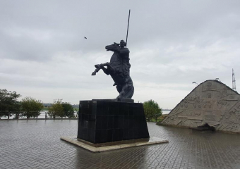 Ровно 14 лет назад на городской набережной был открыт Курган казачьей славы