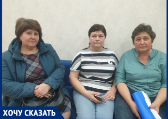 «Мама, где найти молока?»: сотни овец «съели» коров в битве за пастбище и завалили навозом улицы Зимовников