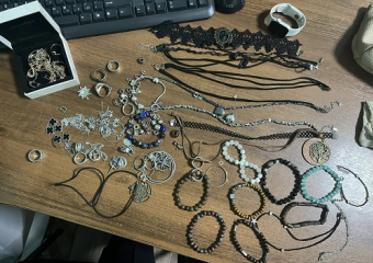 В Морозовском районе задержан подозреваемый в краже ювелирных изделий из дома