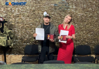 Медаль Министерства обороны России вручена редактору «Блокнот Донецка» Светлане Лариной