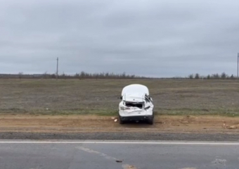 5-летний малыш и 16-летний подросток пострадали при опрокидывании автомобиля на трассе Цимлянск – Морозовск