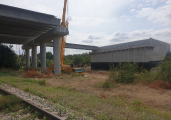 В Волгодонске началась установка последнего пролета нового путепровода