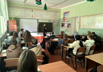 Волгодонские госавтоинспекторы провели урок безопасности для школьников в Дубовском районе