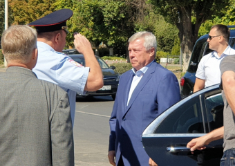 Губернатор Голубев приехал в Волгодонск: днем поедет на набережную, вечером - на базу отдыха