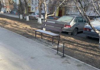 На улице Энтузиастов вандалы разгромили мусорные урны