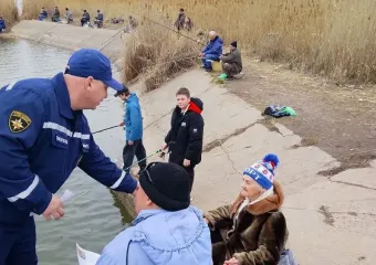 Спасатели предупредили волгодонских рыбаков об опасности на воде