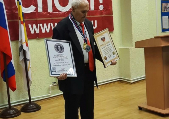 Присев 3550 раз, пенсионер из Волгодонска побил Мировой рекорд и рекорд России 