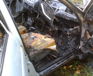 В микрорайоне В-25 Волгодонска сгорела отечественная легковушка