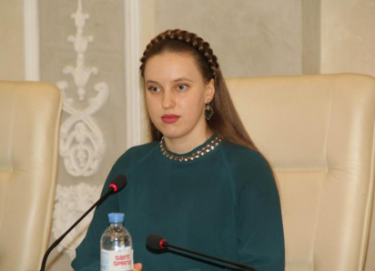 20-летняя знаток форумов и иностранных языков Аксинья возглавила Молодежный парламент Волгодонска