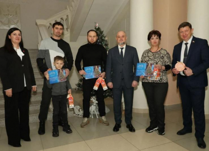 Власти Волгодонска и Цимлянска присоединились к акции «Ёлка желаний»