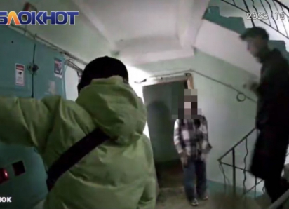 «Наркоманы в поисках закладок разрушили подъезд»: волгодонцы в шоке
