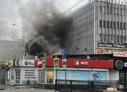 На улице 30 лет победы взметнулся столб черного дыма: волгодонцы сообщают о пожаре в чебуречной «Ретро»