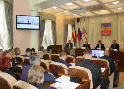 Рекордная явка депутатов на заседание Думы совпала с днем рождения Алексея Фирсова