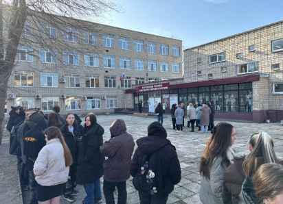 «Заминировали кабинет»: в Волгодонске экстренно эвакуировали студентов из техникума 