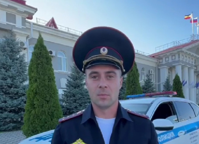 Начальник Госавтоинспекции МУ МВД России «Волгодонское» Евгений Прасолов выразил соболезнование семьям погибших в ДТП девочек и напомнил о важности соблюдения Правил на дороге
