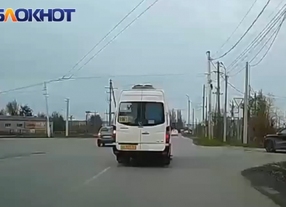 «На дорогах Волгодонска ничего не меняется»: сразу два грубых нарушения ПДД зафиксировал видеорегистратор