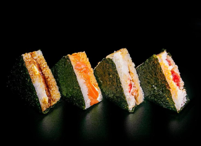  Японский перекус, который покорит ваше сердце: онигири теперь в SMIRNOFF FOOD
