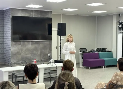 Диалог с властью: депутат Госдумы Екатерина Стенякина обсудила развитие соцсферы и новые законодательные нормы с волгодонцами