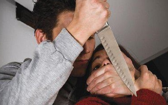 Житель Волгодонска в ходе ссоры с бывшей женой схватился за нож