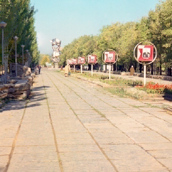 Волгодонск прежде и теперь: аллея ветеранов в парке Победы
