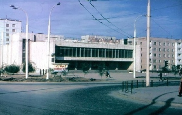 Волгодонск прежде и теперь: старый кинотеатр Комсомолец