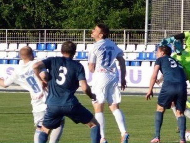 ФК «Волгодонск» вышел на первое место турнира, благодаря крупной победе над  «Чайкой»