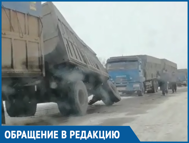 «Даже грузовики разваливаются»: Волгодонец снял на видео жуткую трассу на границе Ростовской и Волгоградской областей