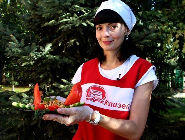 Алыми парусами из болгарского перца удивила жюри Наталия Куринная