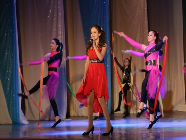 Дети с ограниченными возможностями помогли организовать яркий концерт в Волгодонске