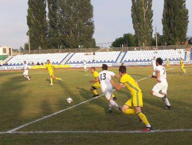 «Волгодонск» поднялся на вторую позицию донского чемпионата по футболу после разгрома ростовчан