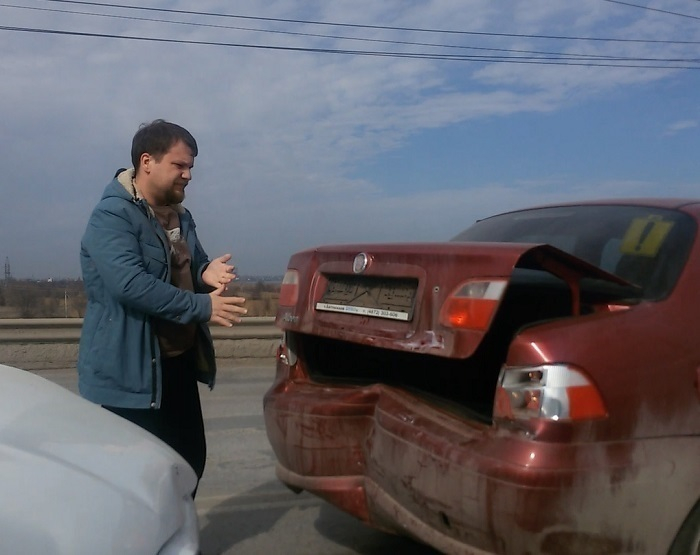 В Волгодонске на путепроводе столкнулись четыре автомобиля одновременно