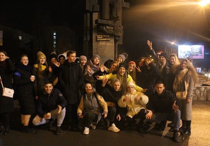 Встреча артиста лейбла Black Star Анет Сай с фанатами в Волгодонске прошла на «Комсе»