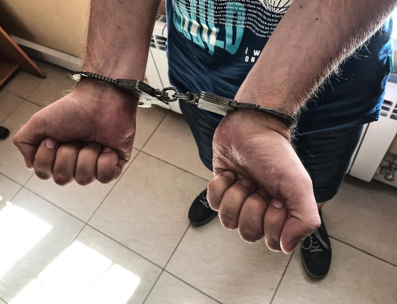 Владельца пакетика с наркотиками задержали в Дубовском