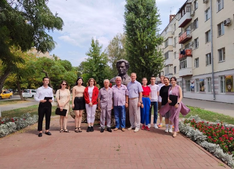Митинг в память о Почетном гражданине Волгодонска Александре Тягливом прошел в «старом городе»