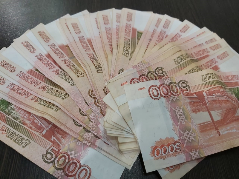 У 77-летней волгодончанки украли с банковского счета 265 000 рублей