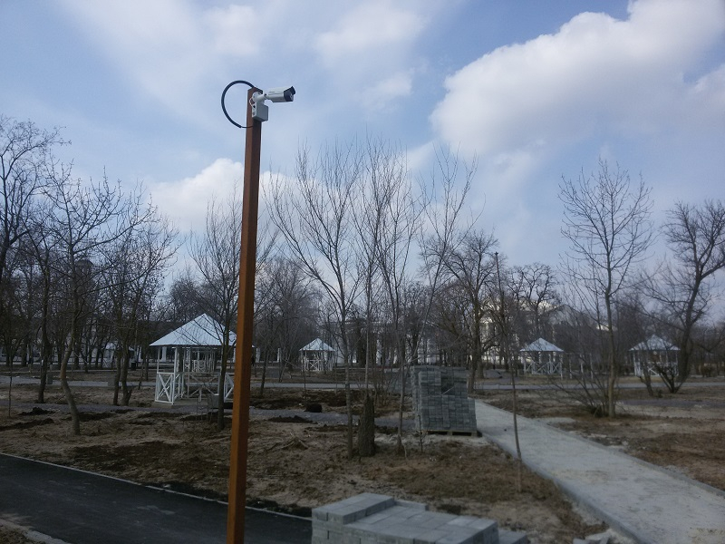 «Стальные беседки и крытые качели, много видеокамер»: что сделали в Приморском парке  Цимлянска