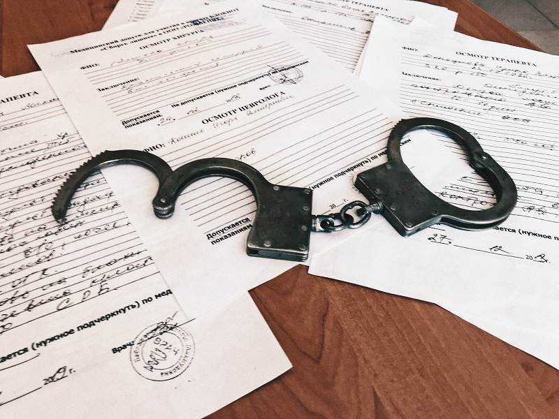 Из доказательств - вещества и переписка в телефоне: в Волгодонске задержали 33-летнего наркодилера