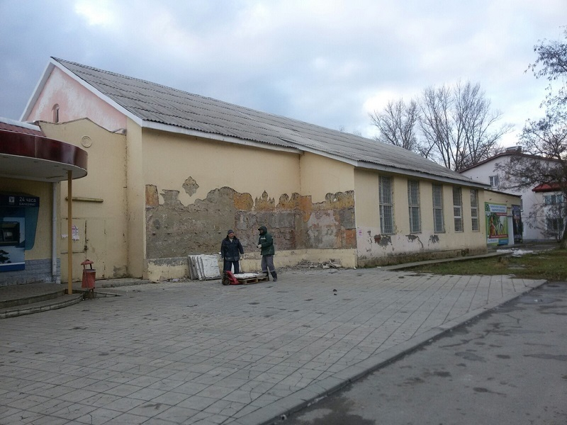 «Пушкинским барельефам» с улицы Ленина подобрали два новых дома
