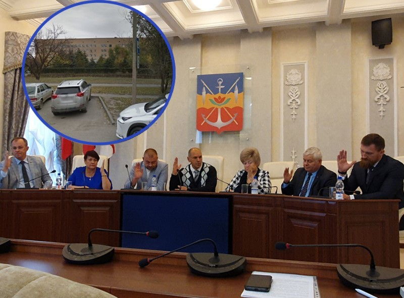 Депутаты городской Думы предложили сделать парковку на месте газона у БСМП