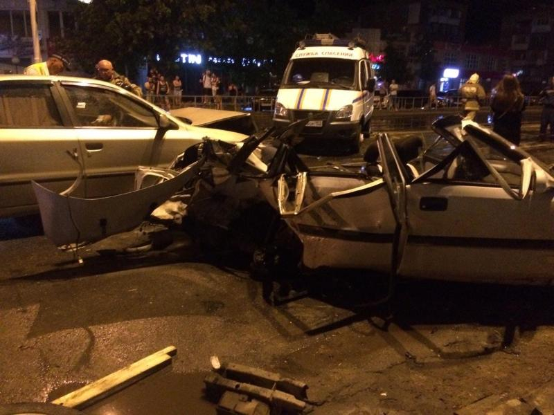 Жуткая авария с пятью автомобилями произошла в Волгодонске в районе вокзала