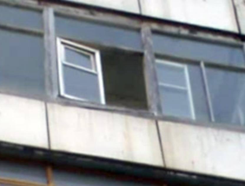 Мужчина разбился насмерть после падения из окна многоэтажки в Волгодонске